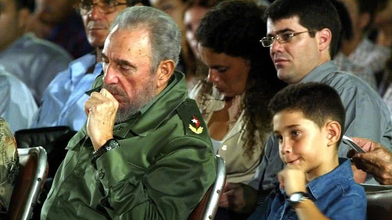 Fidel Castro e Elián Gonzalez em anta Clara, Cuba, em 20 de outubro de 2004 - Getty Images