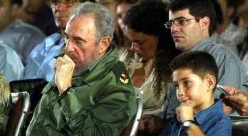 Fidel Castro e Elián Gonzalez em anta Clara, Cuba, em 20 de outubro de 2004 - Getty Images