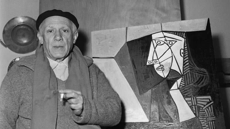 Pablo Picasso com um de seus últimos trabalhos - Getty Images