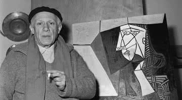 Pablo Picasso com um de seus últimos trabalhos - Getty Images