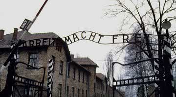 Entrada do campo de concentração de Auschwitz-Birkenau - Getty Images