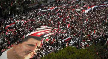 Durante a Guerra Civil, protesto defende Bashar al Assad na Síria - Wikimedia Commons