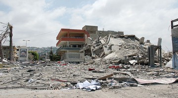 Centro comercial libanês destruído após bombardeiro israelense - Wikimedia Commons