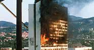 Building Council Executive depois de ser atingido por fogo, em 1992 - Wikimedia Commons