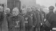 Prisioneiros de Sachsenhausen - Domínio Público via Wikimedia Commons