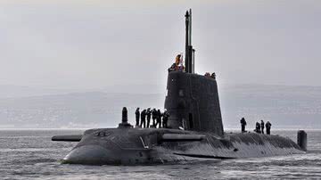 Foto do submarino HMS Anson - Paul Halliwell via Wikimedia Commons