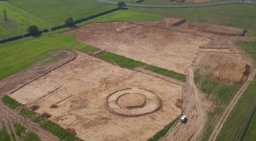 Foi encontrado o maior cemitério anglo-saxão - Divulgação/Mola