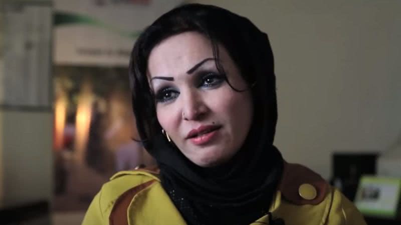 Youtube/Aziz b/Commissar Amanullah - Saba Sahar no programa de TV Commissar Amanullah