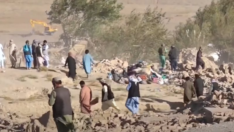Imagem de parte de região acometida por terremoto no Afeganistão - Reprodução/Vídeo/YouTube/@TODAY