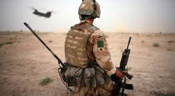 Imagem ilustrativa de um combatente no Afeganistão - Getty Images