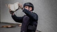 Rasmus Paludan, sueco-dinamarquês, queimando o Alcorão durante protestos na Suécia - Getty Images