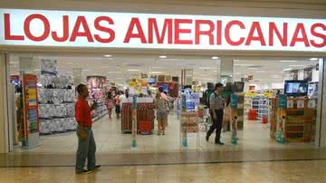 Fachada de loja das Americanas - Foto por Eduardo P via Wikimedia Commons