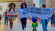 Indígenas protestando em Nova York - Divulgação / APIB (Articulação dos Povos Indígenas do Brasil)