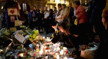 Homenagens em Paris, após atentados de 2015 - Getty Images