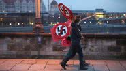 Imagem ilustrativa de um grupo de ativistas anti-neonazistas - Getty Images