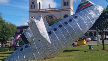 Réplica do avião da Chapecoense em La Union, Colômbia - Reprodução/Redes Sociais/X/@delucca