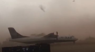 Trecho de vídeo que mostra avião se movendo - Divulgação/ Youtube/ UOL