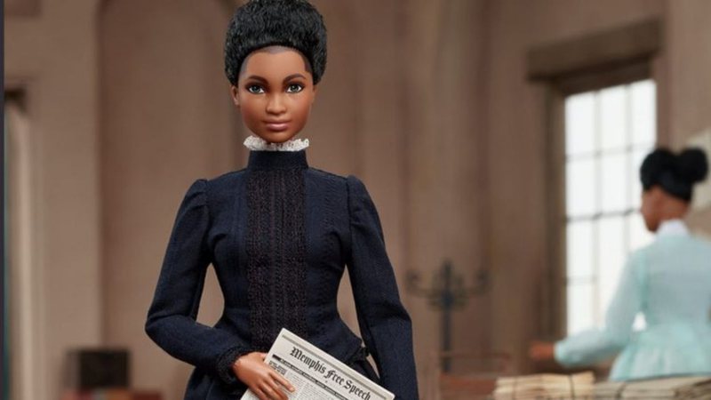 Foto da nova Barbie inspirada em Ida B. Wells