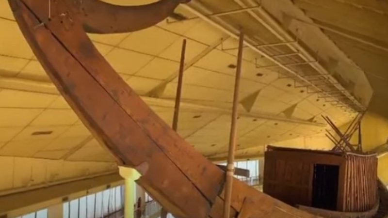 Barco de 4.600 anos sendo enviado para o Grande Museu Egípcio - Divulgação/Youtube/Jose Junior Originais/ 7 de agosto de 2021
