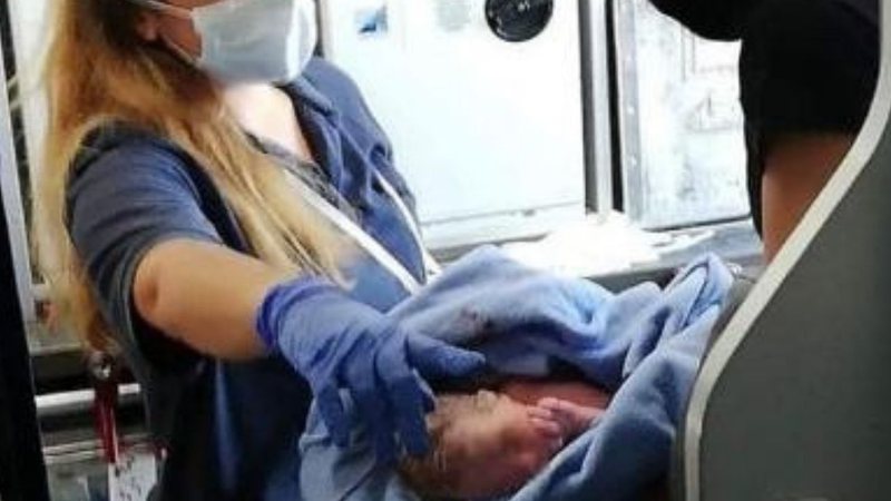 Imagem do bebê que nasceu dentro de um avião - Divulgação/Twitter