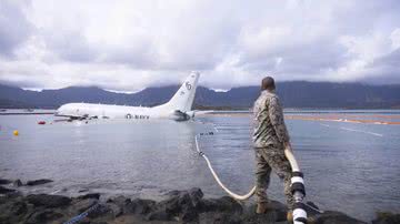 O avião da Marinha dos Estados Unidos no mar havaiano - Divulgação/Marinha dos Estados Unidos