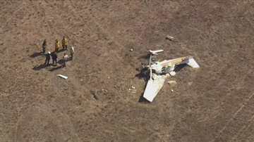 Restos de avião envolvido em acidente na Califórnia, EUA - Reprodução/NBC
