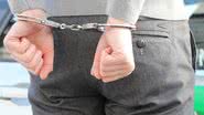 Imagem ilustrativa de homem sendo preso - Divulgação/Pixabay