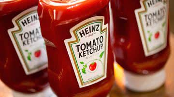 Foto ilustrativa de vidro de ketchup da marca Heinz - Gettyimages