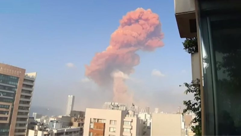 Momento da explosão em Beirute, capital do Líbano - Divulgação/YouTube/UOL
