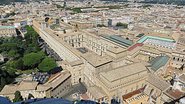 Imagem aérea da Biblioteca Apostólica do Vaticano, na Itália - Licença Crative Commons via Wikimedia Commons