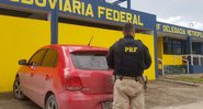 Carro parado na blitz que revelou uma farsa de 14 anos - Divulgação / Polícia Rodoviária Federal