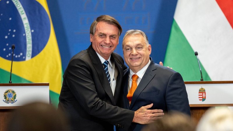 Jair Bolsonaro ao lado de Viktor Orbán nesta quinta-feira, 17 - Getty Images