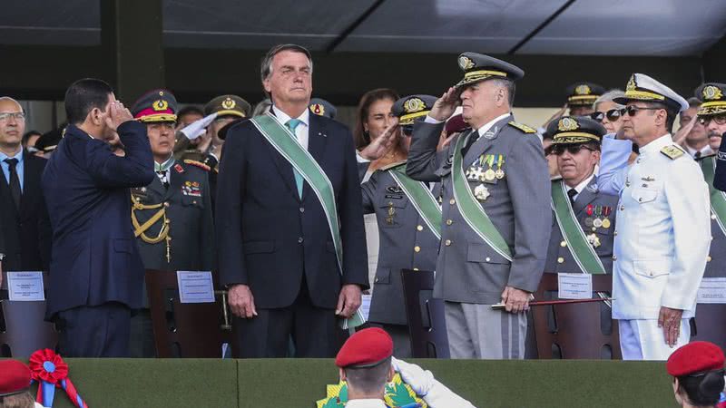 Registro de Bolsonaro durante a comemoração
