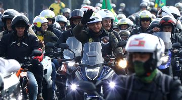 Bolsonaro participando de motociata - Getty Images