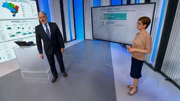 William Bonner e Renata Lo Prete apresentando a apuração eleitoral pela TV Globo - Divulgação / TV Globo