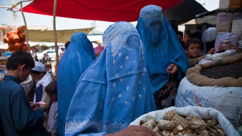 Mulher afegã de burca