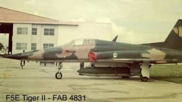 Foto antiga mostra o caça F5E Tiger II da FAB - Divulgação/FAB