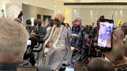 Nabil Mbombo Njoya sentado no trono - Divulgação/Embaixada de Camarões na Alemanha