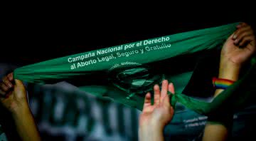 Fotografia de protestos pela legalização do aborto na Argentina, em 2020 - Getty Images