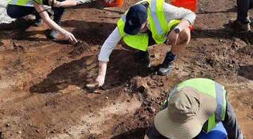 Arqueólogos participando da escavação na ilha de Santo Eustáquio - Centro de Pesquisas Arqueológicas Santo Eustáquio (SECAR)