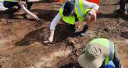 Arqueólogos participando da escavação na ilha de Santo Eustáquio - Centro de Pesquisas Arqueológicas Santo Eustáquio (SECAR)