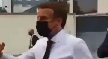 Emmanuel Macron pouco antes de ser agredido - Divulgação/Twitter/Ihtisham Ul Haq