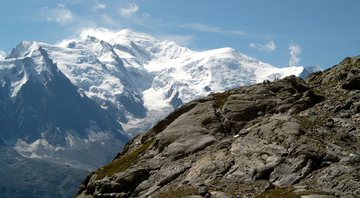 Imagem meramente ilustrativa das montanhas alpinas - Wikimedia Commons