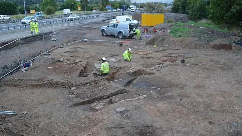 Imagem da escavação em rodovia da Escócia - Divulgação/GUARD Archaeology