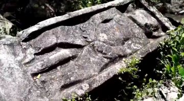 Uma das estátuas encontradas - Divulgação/Infobae