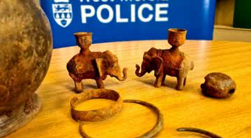 Itens encontrados na Inglaterra - Divulgação//Facebook/West Mercia Police