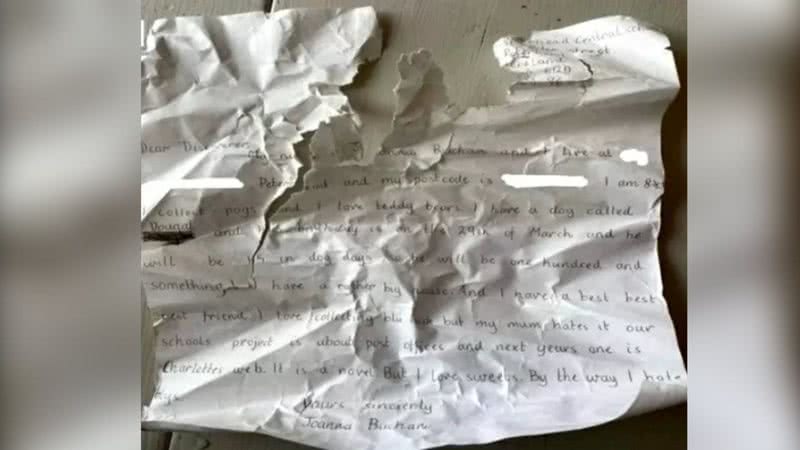 Fotografia registra carta encontrada após 25 anos - Divulgação / BBC