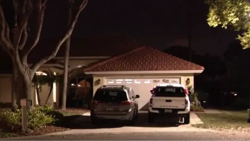 Casa da família onde o adolescente era mantido aprisionado na cidade de Júpiter, EUA - Divulgação/Vídeo/CBS12