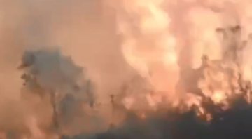 Imagens das chamas em Chapada Diamantina, Bahia - Divulgação/Twitter