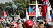 Manifestantes de extrema-direita em Charlottesville, nos EUA, em 2017 - Getty Images